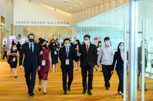 VIP Tour with:- Ms Katrina Leung, Managing Director, Messe Berlin (Singapore) Pte Ltd- Mr Lee Seow Hiang, CEO, Changi Airport Group, EST Tourism AfA Co-Chair- Mr Chan Chun Sing, Minister for Trade and Industry, Republic of Singapore- Ms Kwee Wei Lin, Head of Hotels (Singapore), Pontiac Land Group, President, Singapore Hotel Association, EST Tourism AfA Co-Chair- Mr Chaly Mah, Chairman, STB